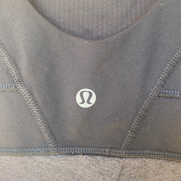 Lululemon Run: Tame Me Tank Top  Black Size 8 - Picture 6 of 8